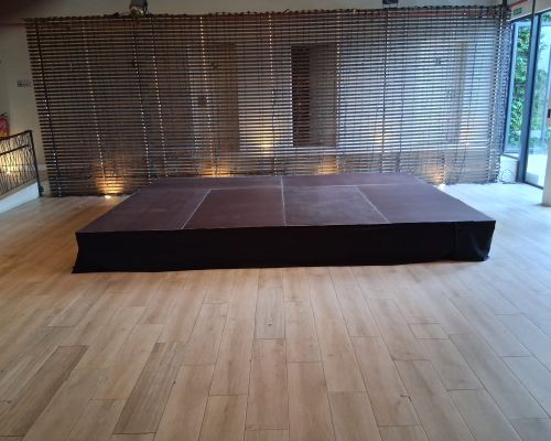 Alquiler de tarimas evento